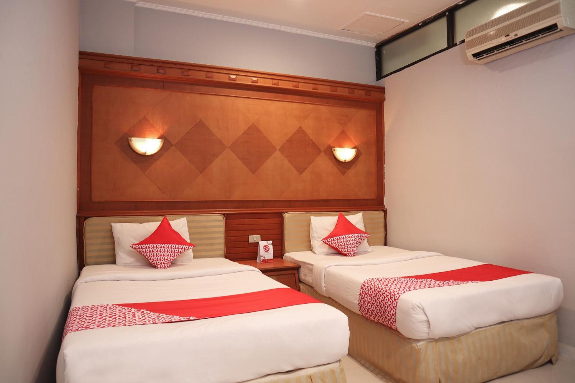 Oyo 742 Mona Plaza Hotel Pekanbaru Kültér fotó