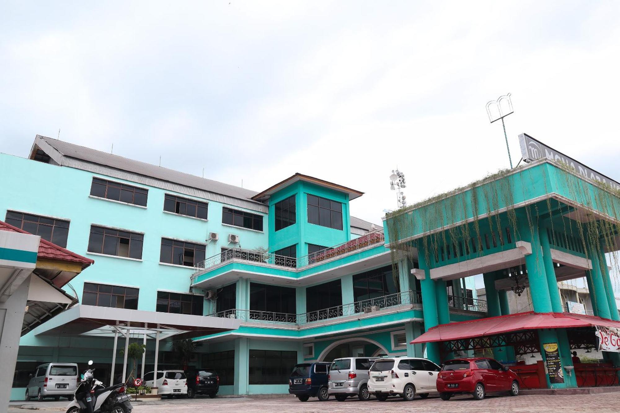 Oyo 742 Mona Plaza Hotel Pekanbaru Kültér fotó