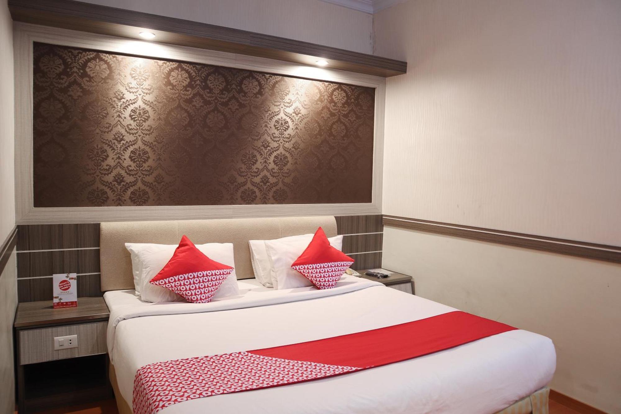 Oyo 742 Mona Plaza Hotel Pekanbaru Kültér fotó